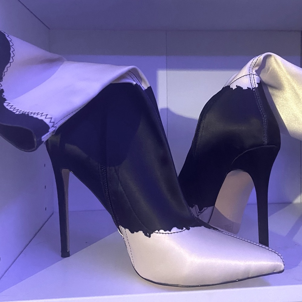 AZALEA WANG WEST COAST STILETTO BOOTIE IN MULTI.